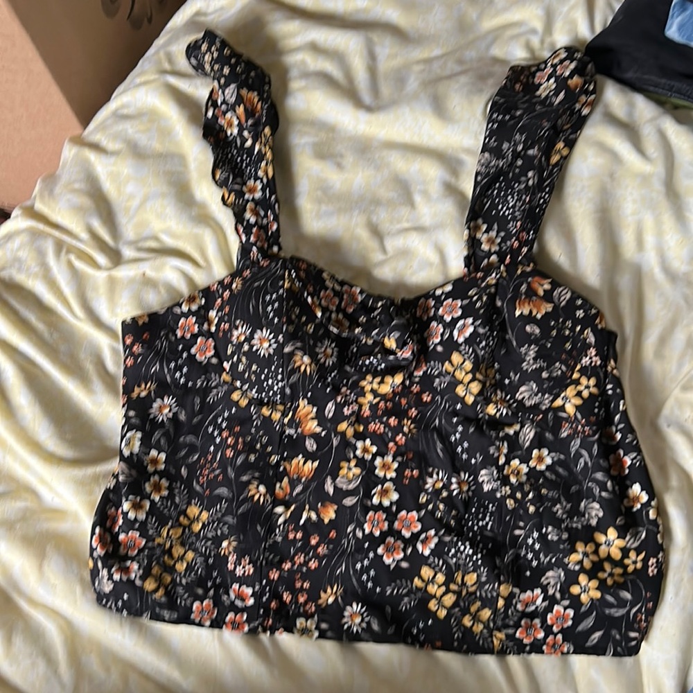 Black floral crop top